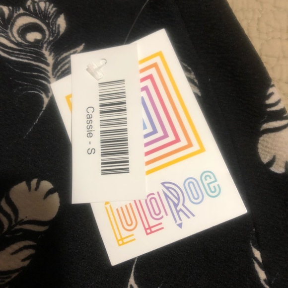 LuLaRoe S Cassie skirt NWT - Picture 2 of 2